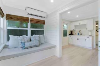 Charming Cottage on Croton #1 - 1