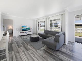 A Little Beach Haven - In the heart of Brooms Head - 8