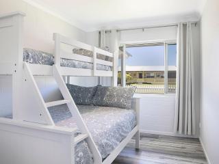 A Little Beach Haven - In the heart of Brooms Head - 5