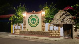 Gardenhotel Macan Ché B&B - 7