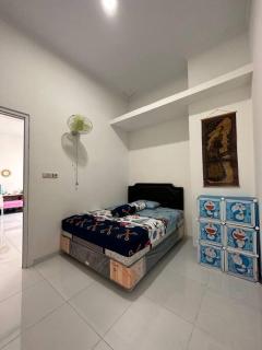 Mahardika Homestay Gamping - 9