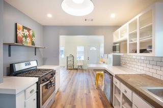 Authentic ATX Beauty with Cowboy Pool Walk to 6th St and Eateries - Austin - 7