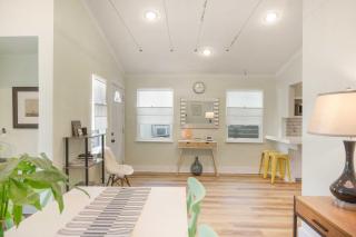 AuthenticATXBeauty,Fireplace,Walkto6thSt,BestEateries - Austin - 3