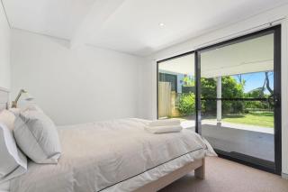 Luxury Beachfront On Collingwood Beach - Vincentia - 2