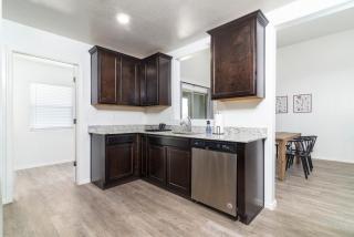 Spacious Family Oasis ~ PoolTable ~ Backyard ~ Pkg - 2