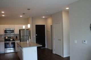 4 mi to Jack Thrice Stadium + hot tub - 1