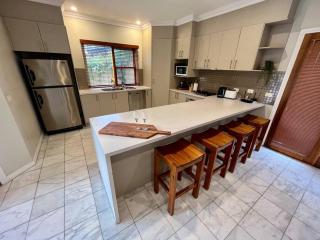 Grand retreat in town - Albury - 4