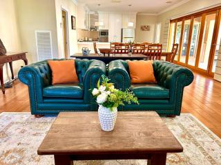 Grand retreat in peaceful street - Wodonga - 4