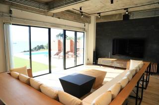 Moroisoso モロイソソウ 大型温水プール付 高級貸切ヴィラ BBQ＆プライベートビーチ - 3