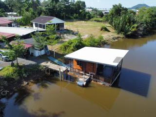 Qimmy Riverside Floating Cabin - Kuala Terengganu - 0