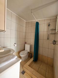 Leonidas Apartments - 4