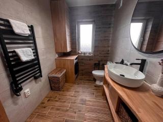 FRIENDS HOUSE - Ізки 33 - 6