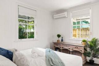 Pet Friendly Family Home In Brisbane - Relocations and Family Stays - Fast Internet - Parking - Netflix - 2