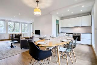 3 bedroom apartment with balcony - 3