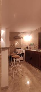 Rooftop Gem: perfect for a solo/duo traveler(s). - 6