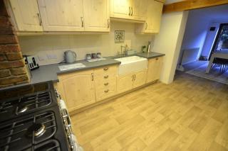 The Hive 4 Bed House Pool Table Air-con - Maidstone - 6