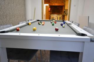 The Hive 4 Bed House Pool Table Air-con - Maidstone - 3