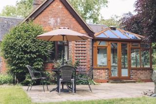 Detached homely bungalow with open fireplace - Priors Marston - 7
