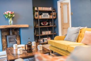 Tastefully decorated, family friendly property, central Kirkby Lonsdale, parking and EV charger - 2