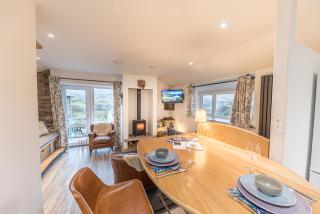 Romantic getaway, little two bed, two bath barn conversion with amazing views and parking - 9