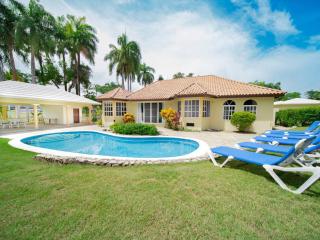 Casati Pearl House, Big House With Private Pool - Bombita - 0