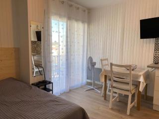 Studio rénové avec balcon, proche parc, WiFi, lave-linge, Balaruc-les-Bains - FR-1-553-233 - Balaruc-les-Bains - 9