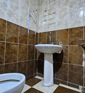 Comfy Hostel-Style Home Near Pyramids - Il Cairo - 3