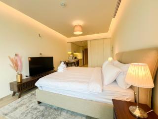 Luxury Studio with Unobstructed Burj Khalifa View - 23AB08 - Dubai - 9