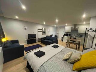 Market Eden Apartment/House - Northampton - 0