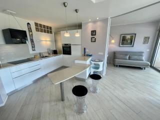 Le President II by Connexion - Cannes - 5