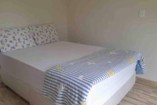 Casa com piscina no interior em condomínio fechado - 3