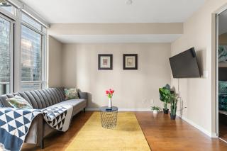 Gorgeous Condo in Downtown Near CN Tower - 3