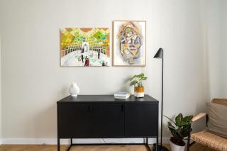 Exquisite Art Deco 2BR Apartment Prime Location - Bucharest - 3