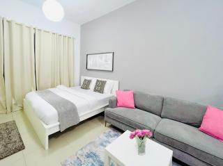 Studio Apartment in Dubai Marina with Balcony - Dubai - 3