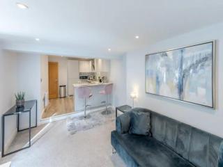 Bouvardia Modern town centre apartment - Pass the Keys - 9