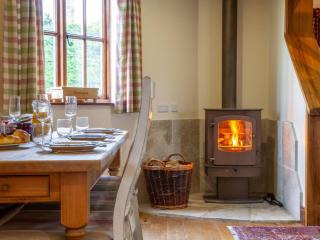 4 bed in Cheltenham 41216 - - 4