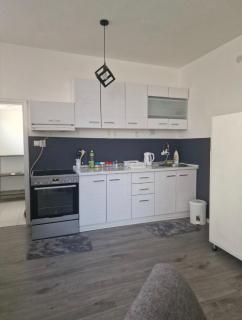 Black & White Modern Apartment - Tuzla - 2