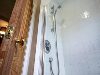 Pass the Keys Two bedroom Victoria Town house, easy walk of town - 1
