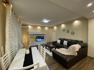 Town Square Apartment Tirana - Tirana - 8