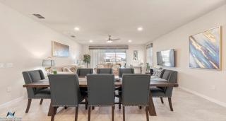 7BR Pool LAKE VIEW! Solterra Resort Family Villa - Davenport - 4