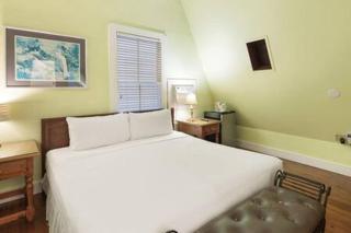 Curry House - Pool, King Bed & Balcony! Room 7 - Key West - 3