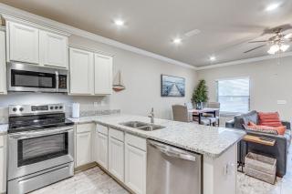 Pensacola Vacation Rental with Community Pool! - Pensacola - 2