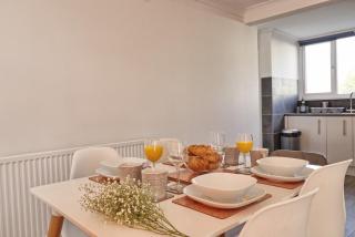 Newly Refurbished 3BR House Basildon, Garden, Netflix & Trisport Table - Nevendon - 5
