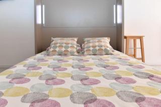 Lovely studio with pool by the sea - 2