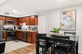 Spacious 1BR Flat near Downtown Royal Oak - 3
