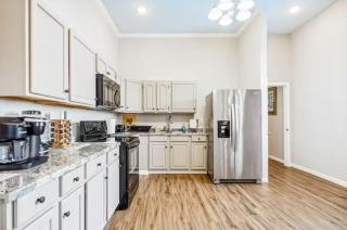 Penthouse on Claiborne - New Orleans - 5