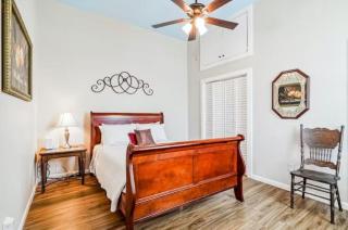 Penthouse on Claiborne - 3