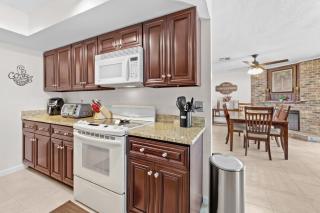 Lovely home with oversized heated pool in quiet neighborhood - Villa Polish Palace South - 2