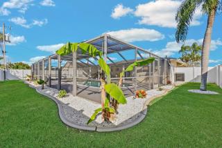 Lovely home with oversized heated pool in quiet neighborhood - Villa Polish Palace South - 0
