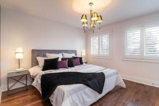 Beautiful 3BR House in the Heart of Greek Town - 2